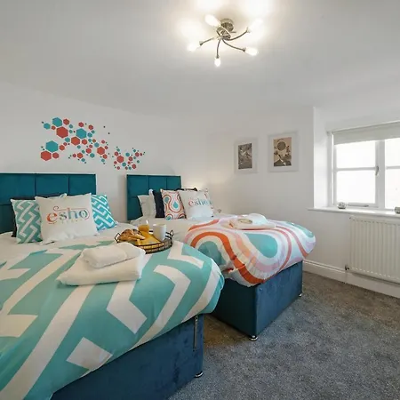 Cotswolds- 2 Bed Flat In 18Th Century Building, Town Centre With Smart Tv - Esho Stays Cirencester Exterior photo