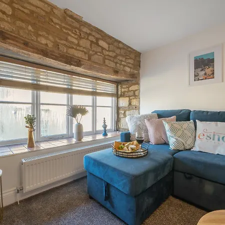 Cotswolds- 2 Bed Flat In 18Th Century Building, Town Centre With Smart Tv - Esho Stays Cirencester Exterior photo