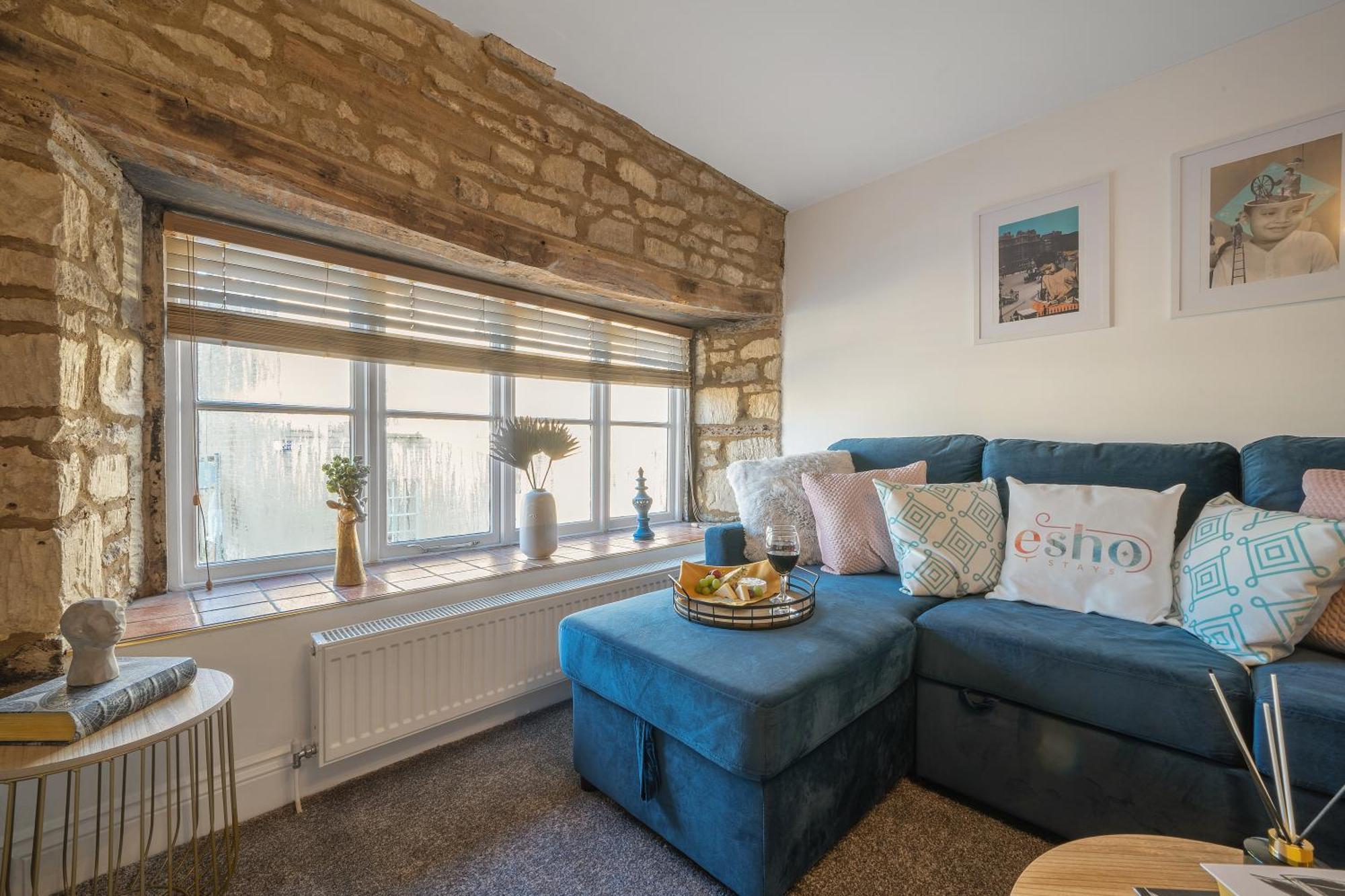 Cotswolds- 2 Bed Flat In 18th Century Building, Town Centre With Smart Tv - Esho Cirencester