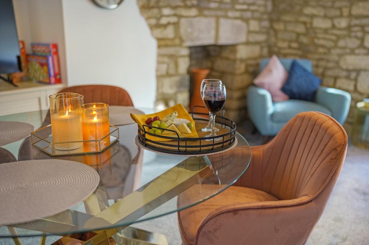 Cotswolds- 2 Bed Flat In 18th Century Building, Town Centre With Smart Tv - Esho
