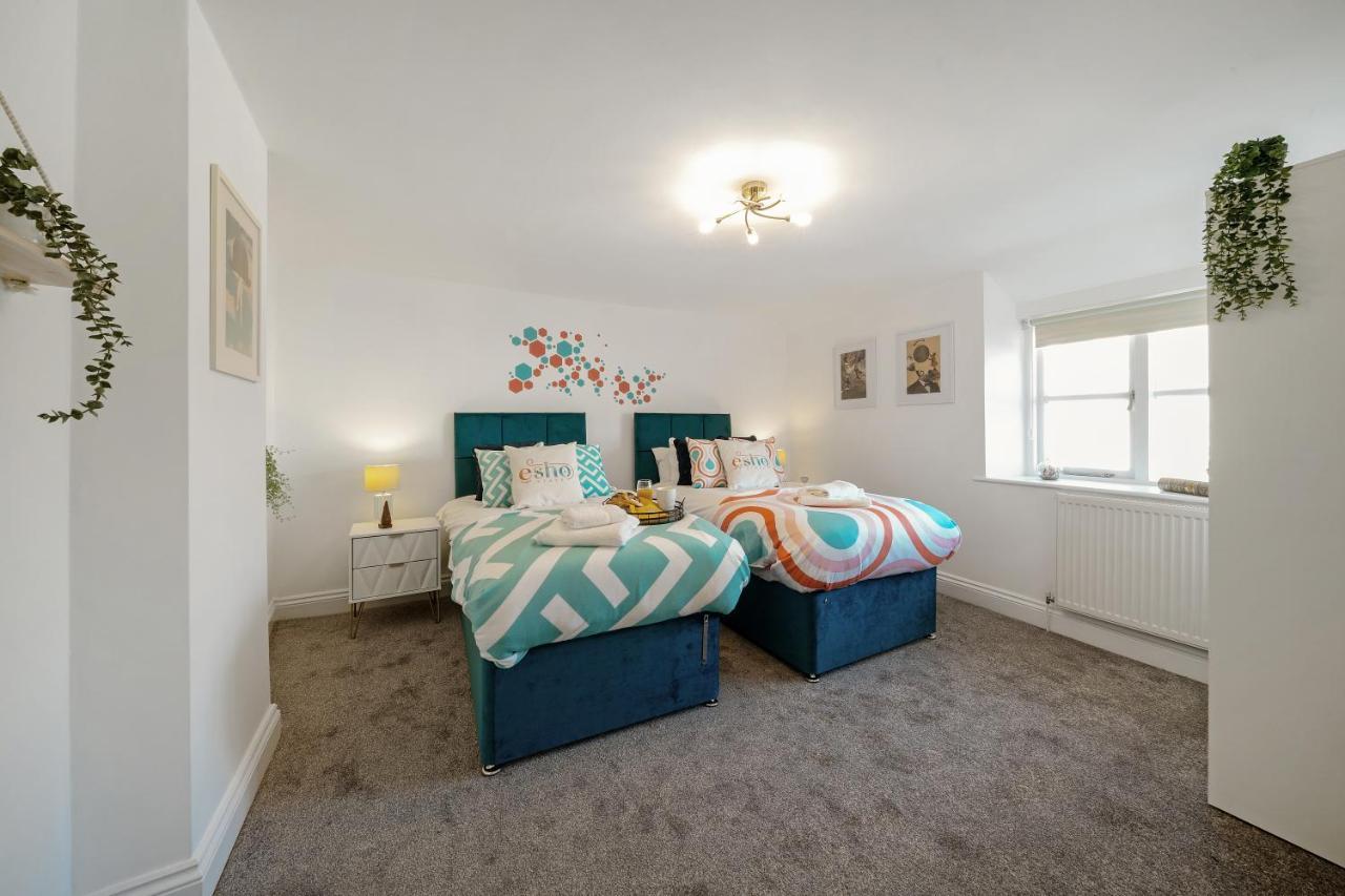 Cotswolds- 2 Bed Flat In 18th Century Building, Town Centre With Smart Tv - Esho Apartment *